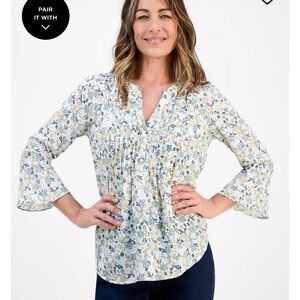 Floral Print Women's Top. Medium